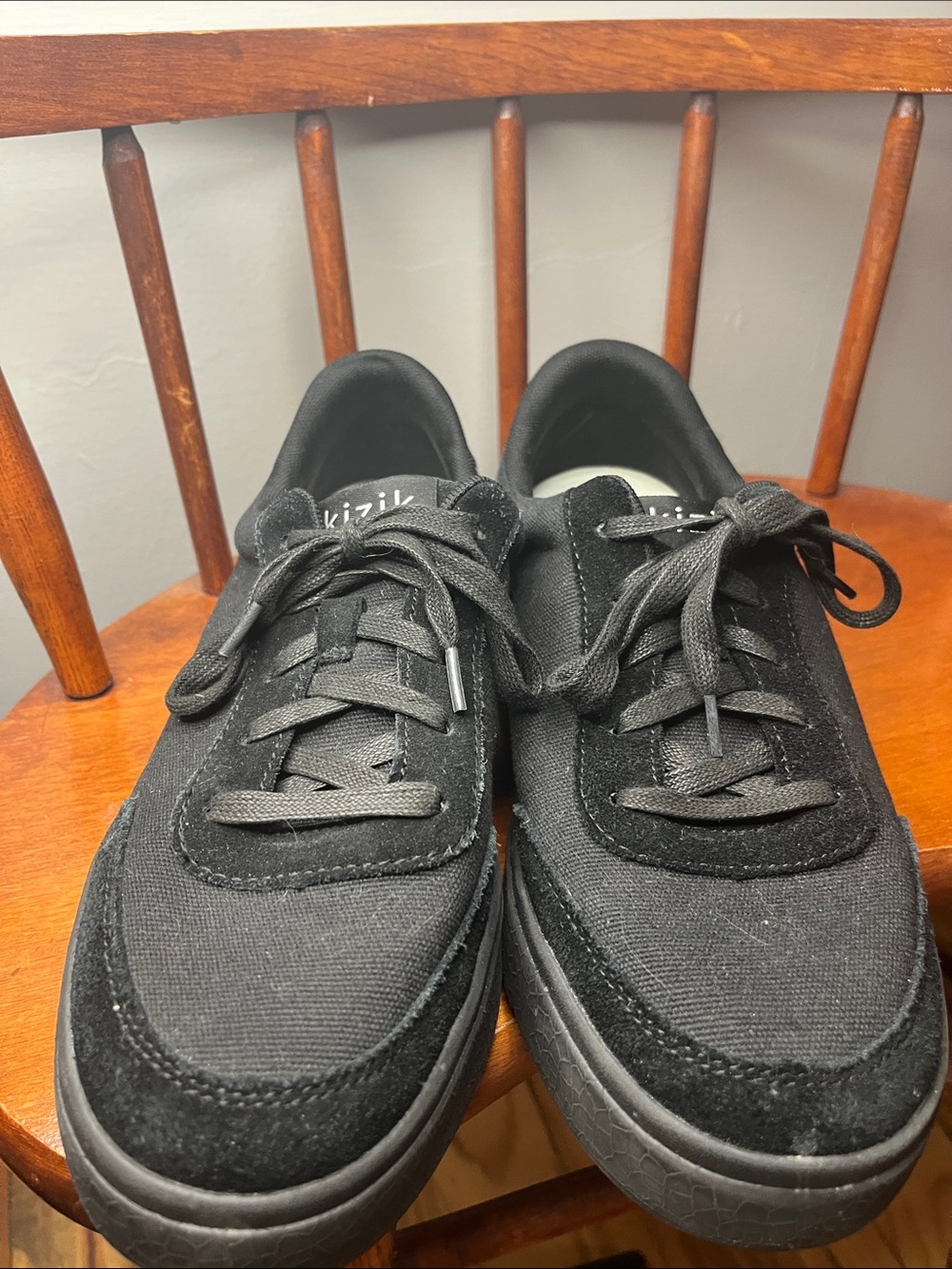 Kizik Prague Blackout Slip On Shoes Men’s 8 Wide Women’s 9.5 Wide EUC - Picture 2 of 9